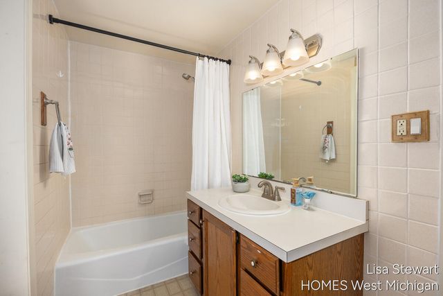 4011 Buttrick Avenue Se, Cascade Twp, MI 49301