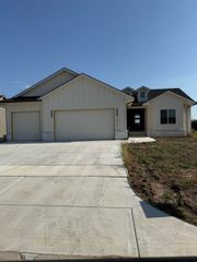 3433 S Linden Ct, Wichita, KS 67210