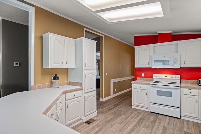 307 Brazos Harbor Drive, Granbury, TX 76048