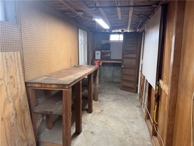 82 Valley Avenue, Warwick, RI 02886