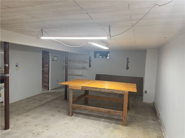 82 Valley Avenue, Warwick, RI 02886