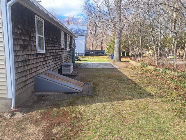 82 Valley Avenue, Warwick, RI 02886