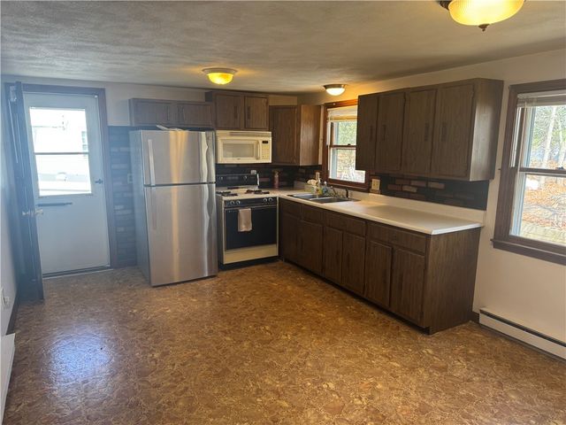 82 Valley Avenue, Warwick, RI 02886