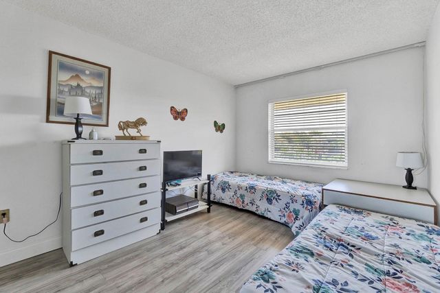 5190 E Sabal Palm Boulevard 304, Tamarac, FL 33319