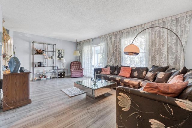 5190 E Sabal Palm Boulevard 304, Tamarac, FL 33319