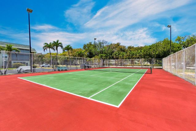 5190 E Sabal Palm Boulevard 304, Tamarac, FL 33319