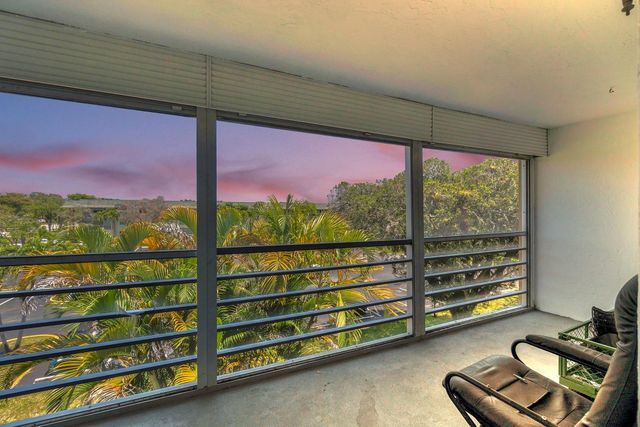 5190 E Sabal Palm Boulevard 304, Tamarac, FL 33319