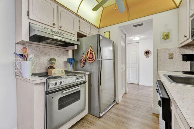5190 E Sabal Palm Boulevard 304, Tamarac, FL 33319