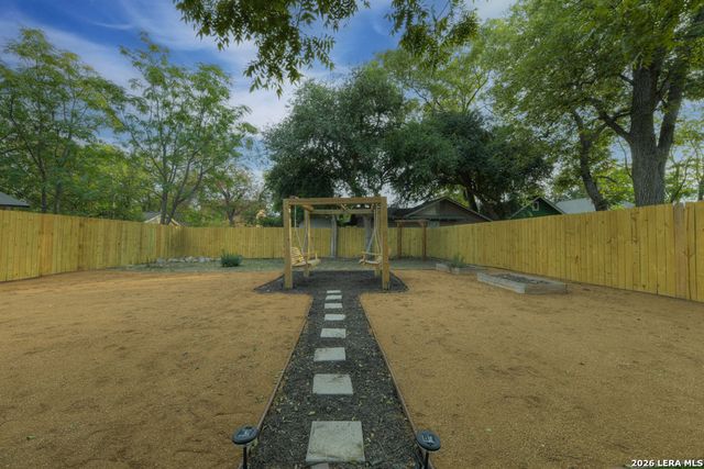 406 MCKINLEY AVE, San Antonio, TX 78210
