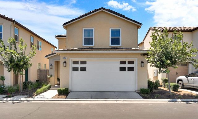 3750 Highclere Way, Clovis, CA 93619