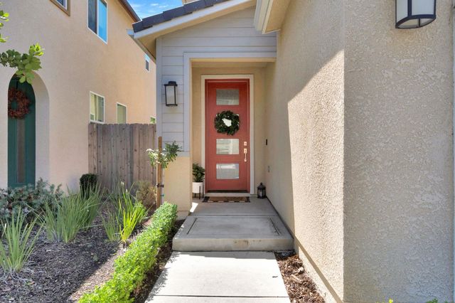 3750 Highclere Way, Clovis, CA 93619