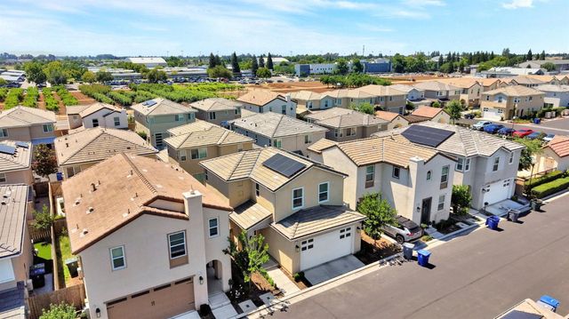 3750 Highclere Way, Clovis, CA 93619