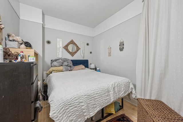 1427 W Winona Street, Chicago, IL 60640