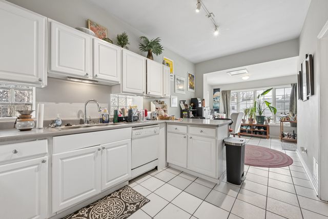 1427 W Winona Street, Chicago, IL 60640