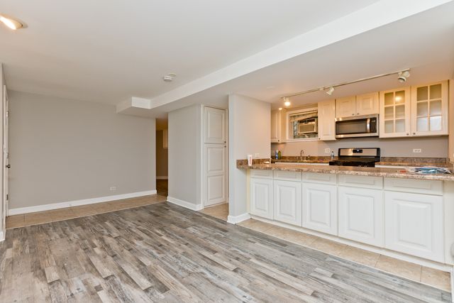 1427 W Winona Street, Chicago, IL 60640