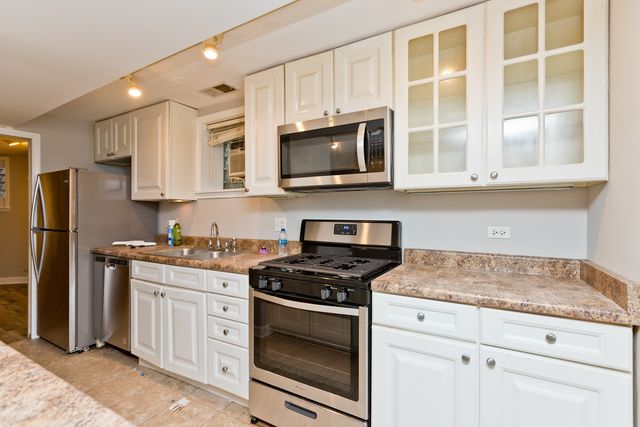 1427 W Winona Street, Chicago, IL 60640