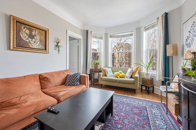 1427 W Winona Street, Chicago, IL 60640