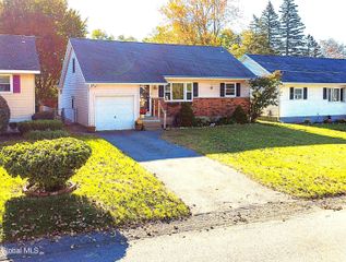 174 Ward Avenue, Schenectady, NY 12304