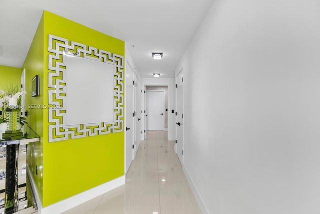 17111 Biscayne Blvd 909, North Miami Beach, FL 33160