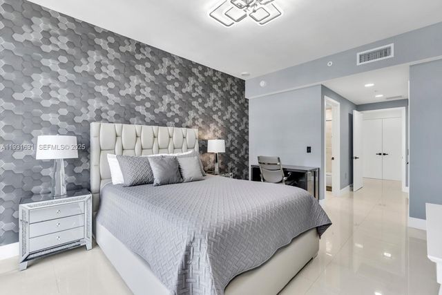 17111 Biscayne Blvd 909, North Miami Beach, FL 33160