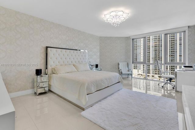 17111 Biscayne Blvd 909, North Miami Beach, FL 33160