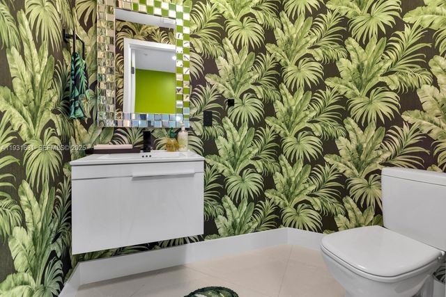 17111 Biscayne Blvd 909, North Miami Beach, FL 33160