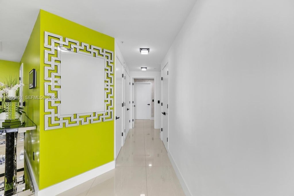 Image 28 of property listing at 17111 Biscayne Blvd 909, North Miami Beach, FL 33160