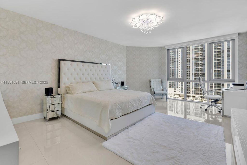 Image 35 of property listing at 17111 Biscayne Blvd 909, North Miami Beach, FL 33160