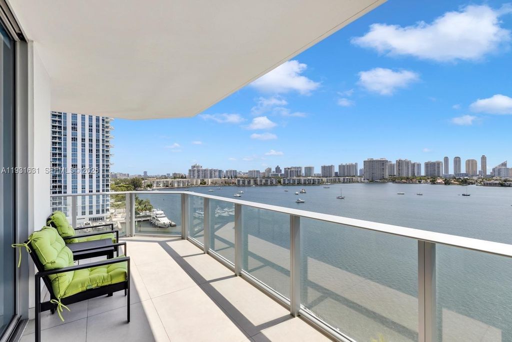 Image 44 of property listing at 17111 Biscayne Blvd 909, North Miami Beach, FL 33160