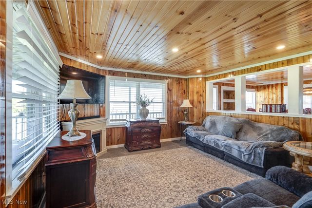 5616 Faircrest Street SW, Canton, OH 44706