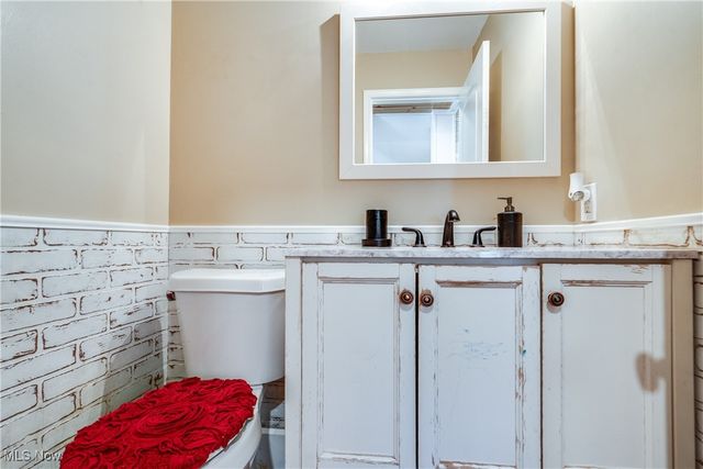 5616 Faircrest Street SW, Canton, OH 44706