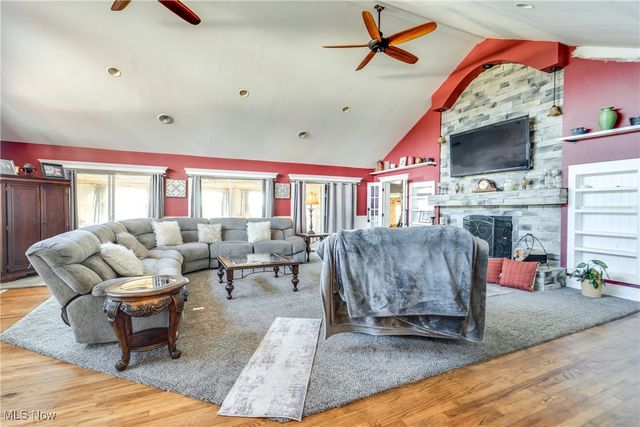 5616 Faircrest Street SW, Canton, OH 44706