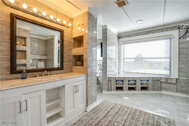 5616 Faircrest Street SW, Canton, OH 44706