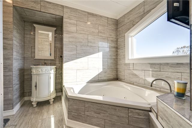 5616 Faircrest Street SW, Canton, OH 44706