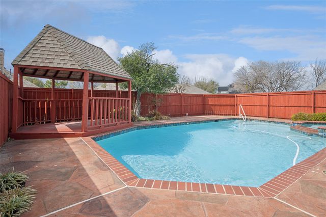 2528 Willowdale Drive, Carrollton, TX 75006