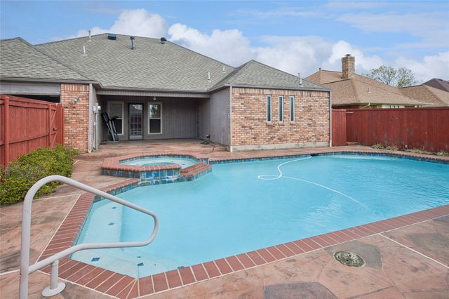 2528 Willowdale Drive, Carrollton, TX 75006