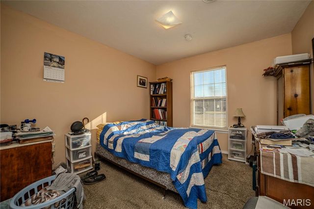 1131 Howard Drive, Lebanon, MO 65536