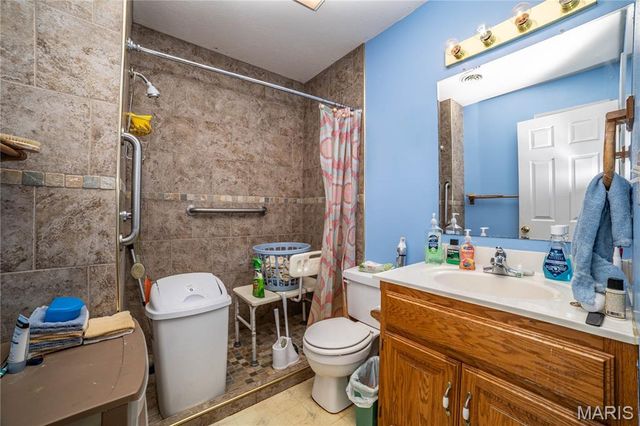 1131 Howard Drive, Lebanon, MO 65536