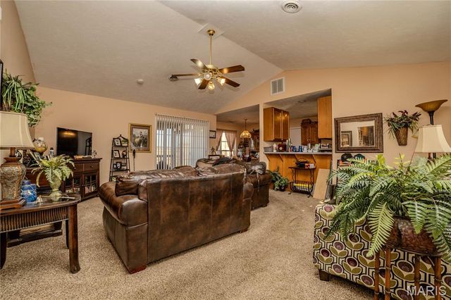 1131 Howard Drive, Lebanon, MO 65536