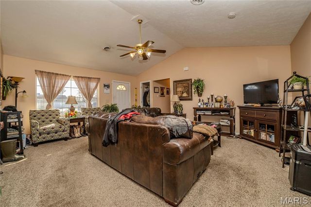 1131 Howard Drive, Lebanon, MO 65536