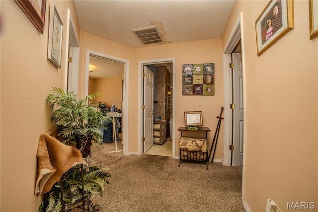 1131 Howard Drive, Lebanon, MO 65536