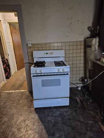 716 Wilkins Street, Hempstead, TX 77445