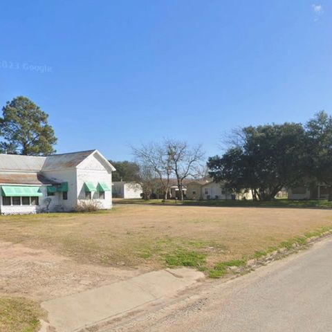716 Wilkins Street, Hempstead, TX 77445