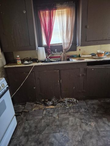 716 Wilkins Street, Hempstead, TX 77445