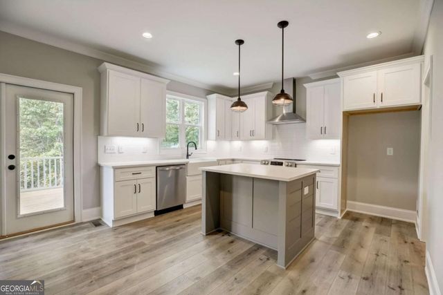 105 Bob White Drive, Calhoun, GA 30701