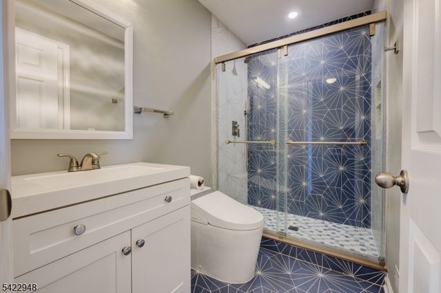 44 Scarlet Oak Dr, Montgomery Twp., NJ 08540