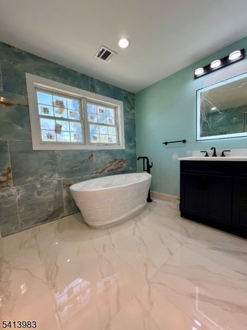 240 Atlantic Dr, Parsippany-troy Hills Twp., NJ 07054