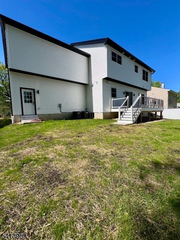 240 Atlantic Dr, Parsippany-troy Hills Twp., NJ 07054