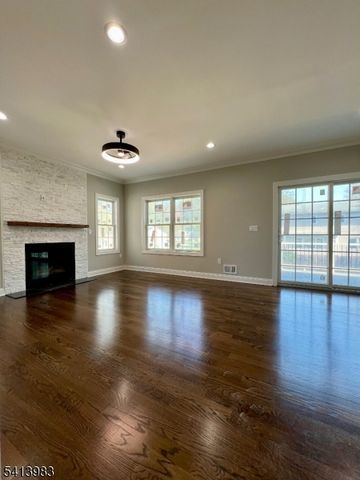 240 Atlantic Dr, Parsippany-troy Hills Twp., NJ 07054