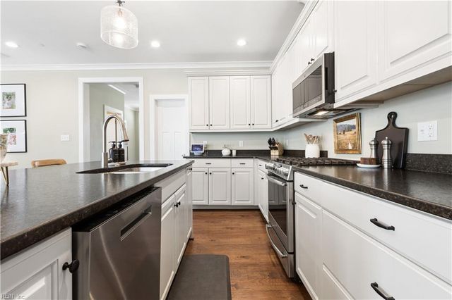 1433 Waltham Lane, Newport News, VA 23608